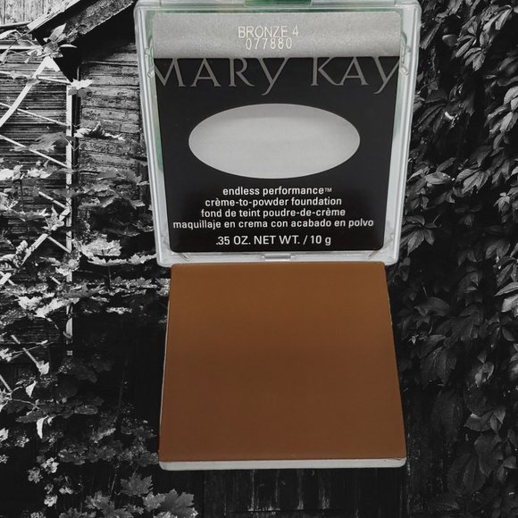 Bronze 4 Endless Performance Creme-to-Powder Foundation - Picture 2 of 5